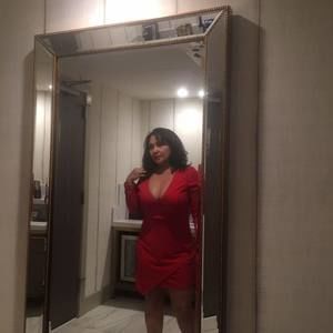 Meet your Posher, Elia